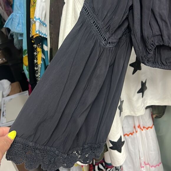 Planet Blue Black Long Sleeve Crop Top - Off Shoulder Size Medium LIKE NEW - Picture 3 of 4